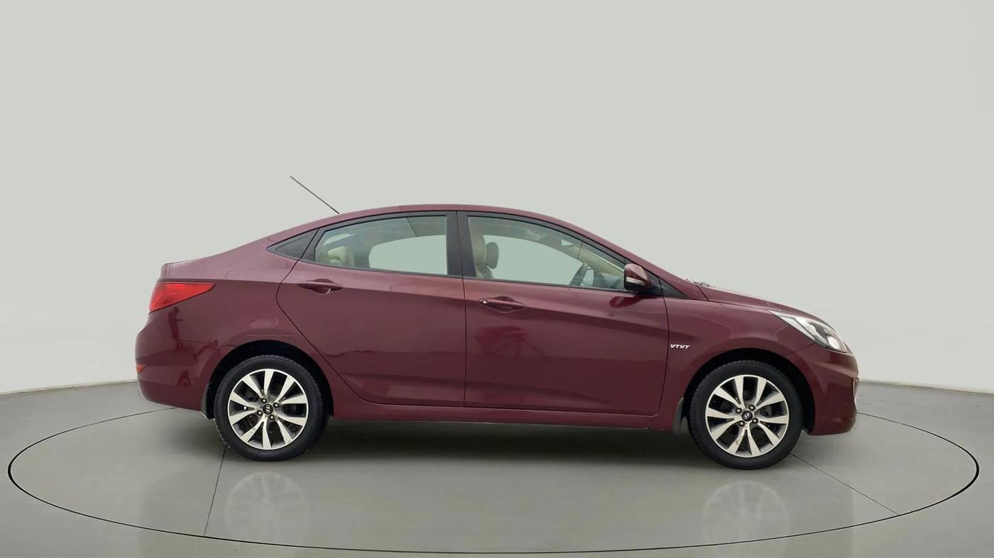 2014 Hyundai Verna FLUIDIC 1.6 VTVT SX, Petrol, Manual, 78,035 km, Right Side View