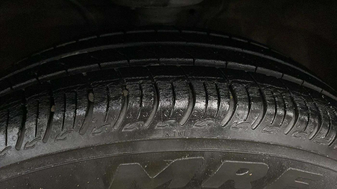 2020 Maruti S PRESSO VXI PLUS AMT, Petrol, Automatic, 20,653 km, Left Front Tyre Tread