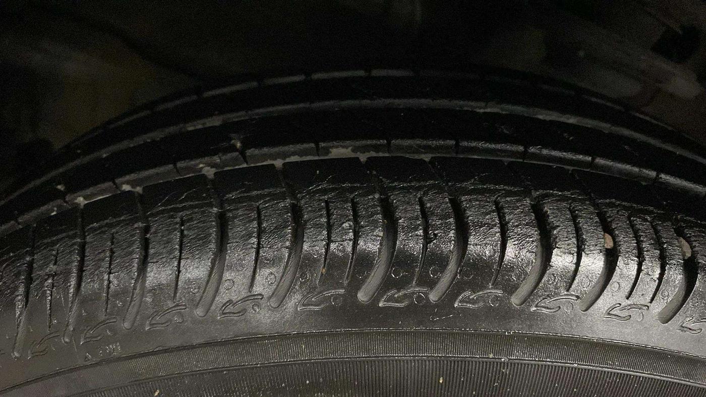 2020 Maruti S PRESSO VXI PLUS AMT, Petrol, Automatic, 20,653 km, Right Front Tyre Tread