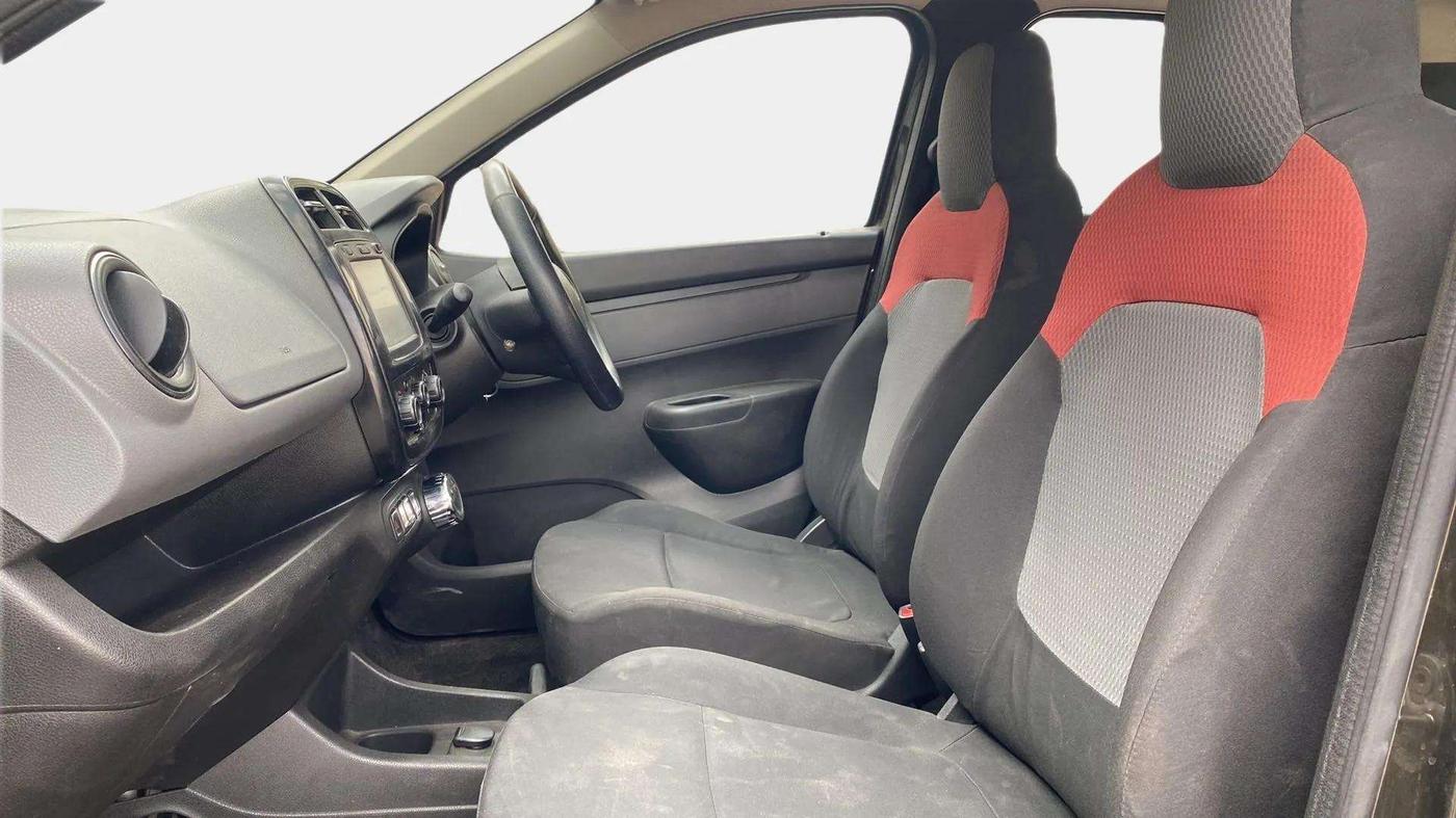 2017 Renault Kwid RXT 1.0 AMT, Petrol, Automatic, 54,431 km, Right Side Front Door Cabin