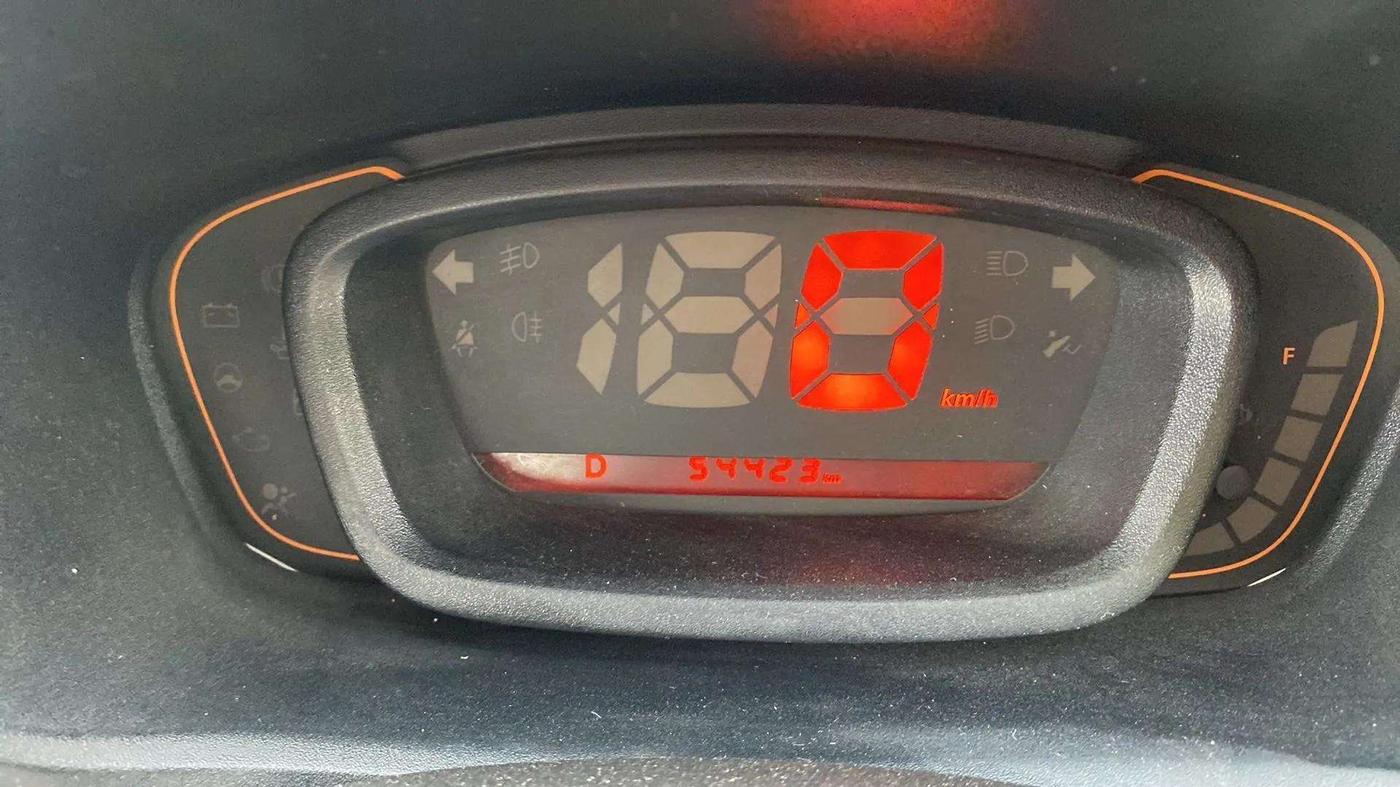 2017 Renault Kwid RXT 1.0 AMT, Petrol, Automatic, 54,431 km, Odometer Image