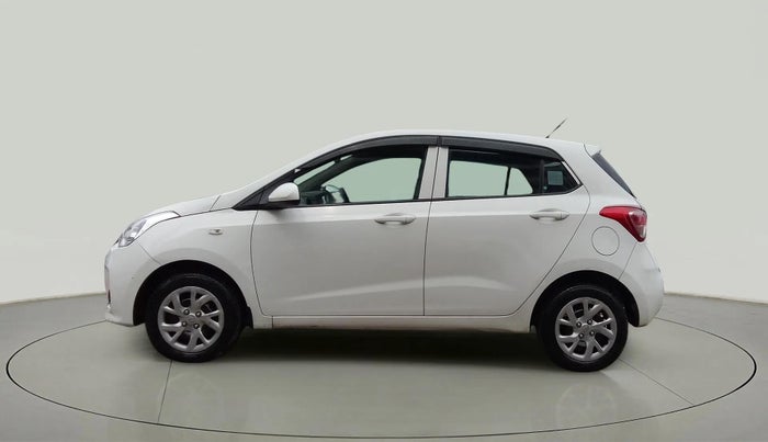 2017 Hyundai Grand i10 SPORTZ 1.2 KAPPA VTVT, Petrol, Manual, 15,742 km, Left Side