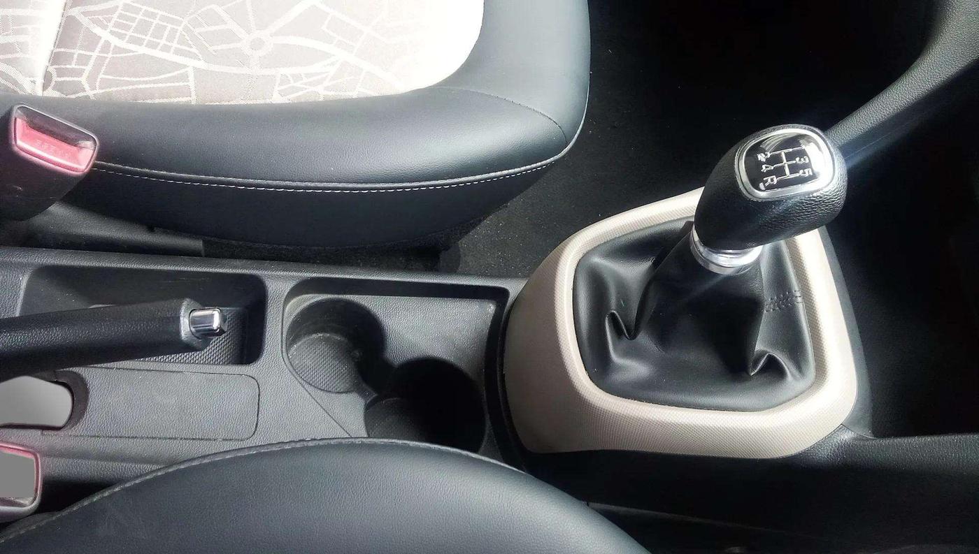 2017 Hyundai Grand i10 SPORTZ 1.2 KAPPA VTVT, Petrol, Manual, 15,742 km, Gear Lever