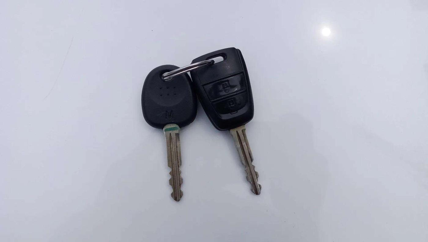 2017 Hyundai Grand i10 SPORTZ 1.2 KAPPA VTVT, Petrol, Manual, 15,742 km, Key Close Up