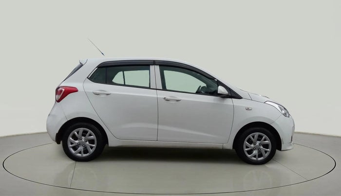 2017 Hyundai Grand i10 SPORTZ 1.2 KAPPA VTVT, Petrol, Manual, 15,742 km, Right Side View