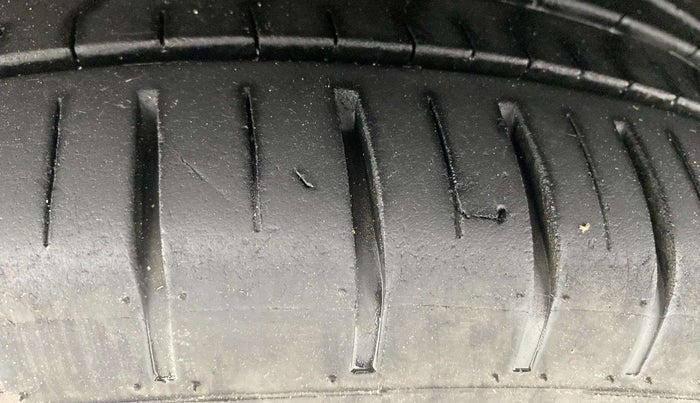 2021 Maruti Baleno ZETA PETROL 1.2, Petrol, Manual, 82,246 km, Left Front Tyre Tread