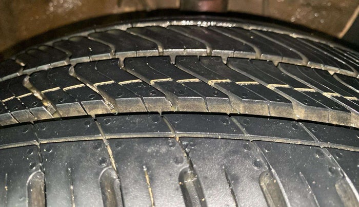 2018 Hyundai Elite i20 ASTA 1.2 (O), Petrol, Manual, 99,933 km, Right Front Tyre Tread
