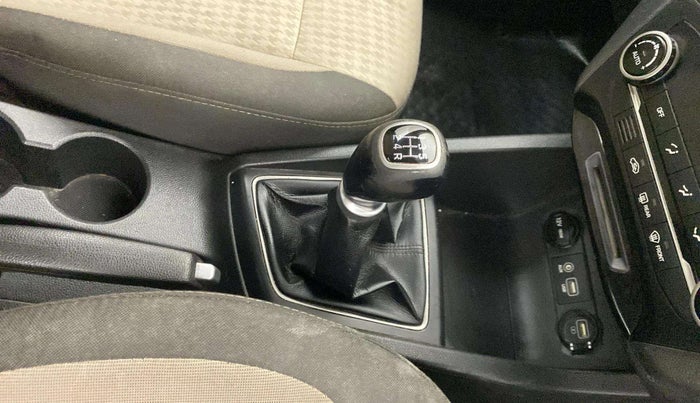 2018 Hyundai Elite i20 ASTA 1.2 (O), Petrol, Manual, 99,933 km, Gear Lever