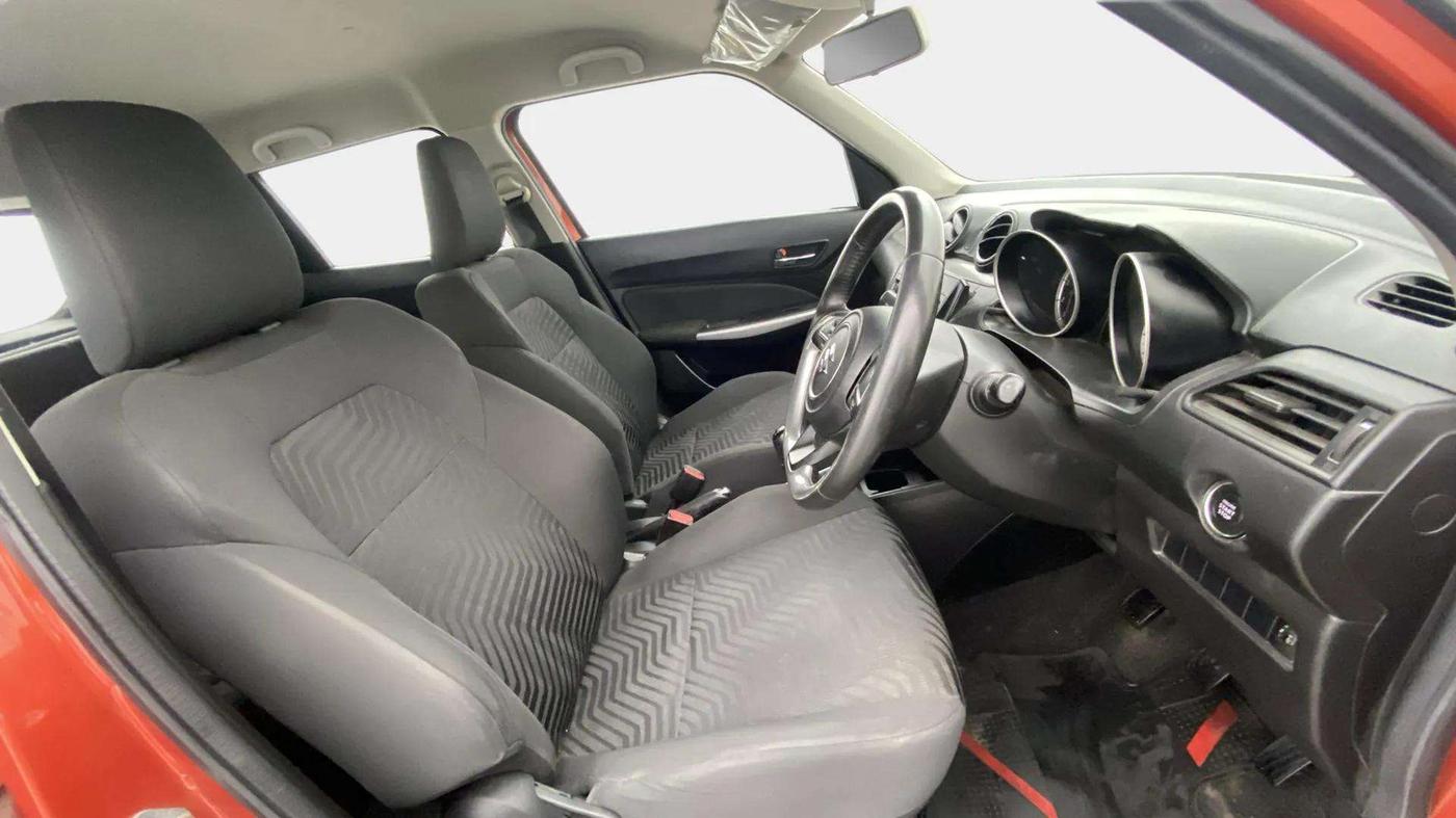 2020 Maruti Swift ZXI, Petrol, Manual, 34,356 km, Right Side Front Door Cabin