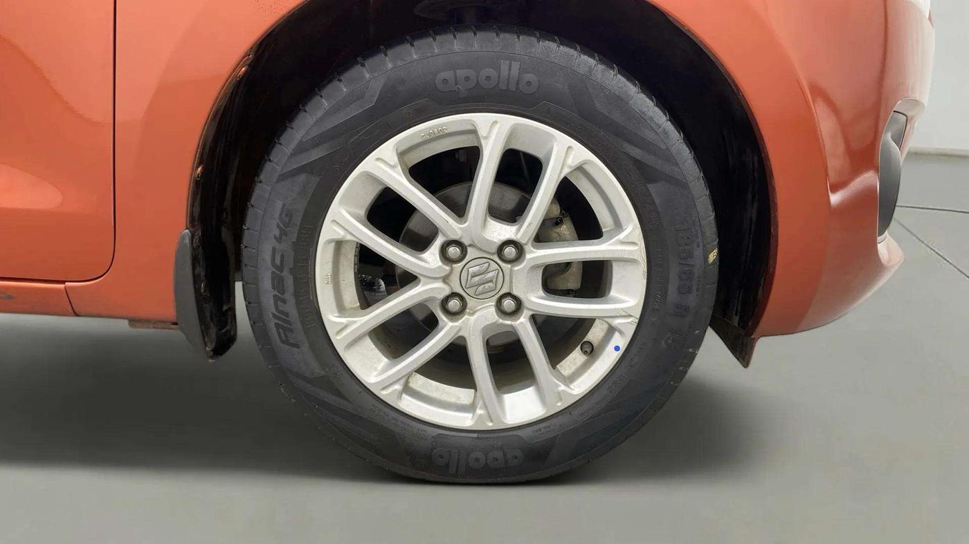 2020 Maruti Swift ZXI, Petrol, Manual, 34,356 km, Right Front Wheel