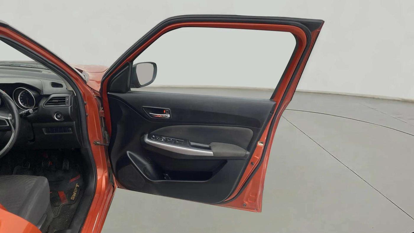 2020 Maruti Swift ZXI, Petrol, Manual, 34,356 km, RHS Front Door
