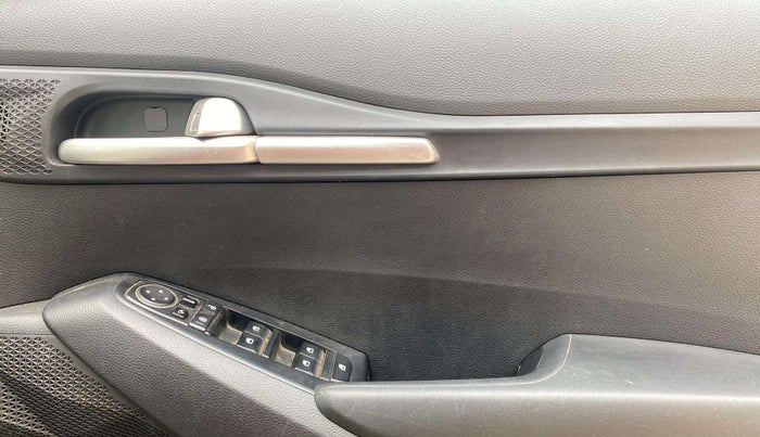 2019 KIA SELTOS HTK PLUS AT 1.5 DIESEL, Diesel, Automatic, 43,503 km, Driver Side Door Panels Control