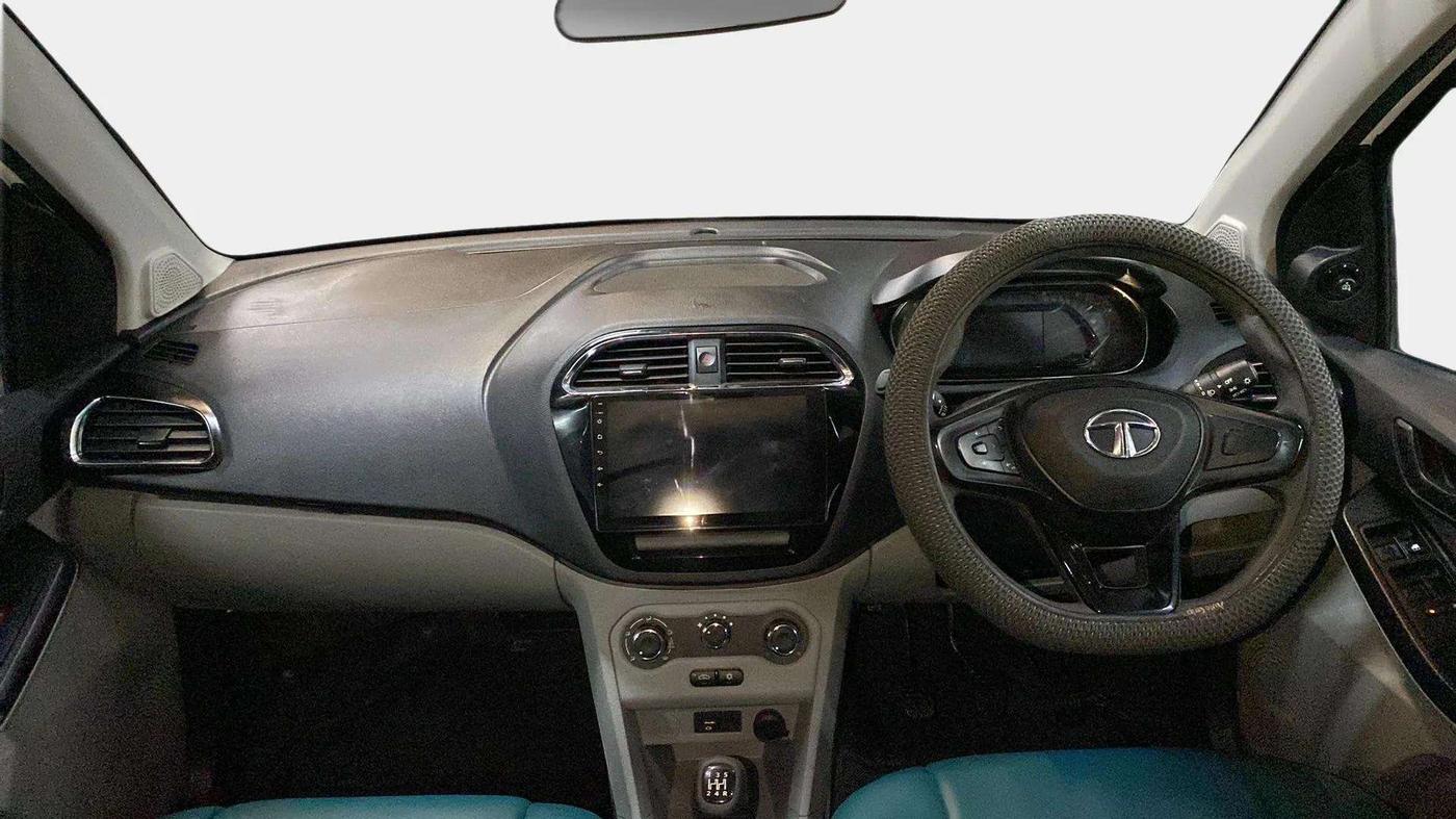 2022 Tata Tiago XT (O) PETROL, Petrol, Manual, 30,809 km, Dashboard