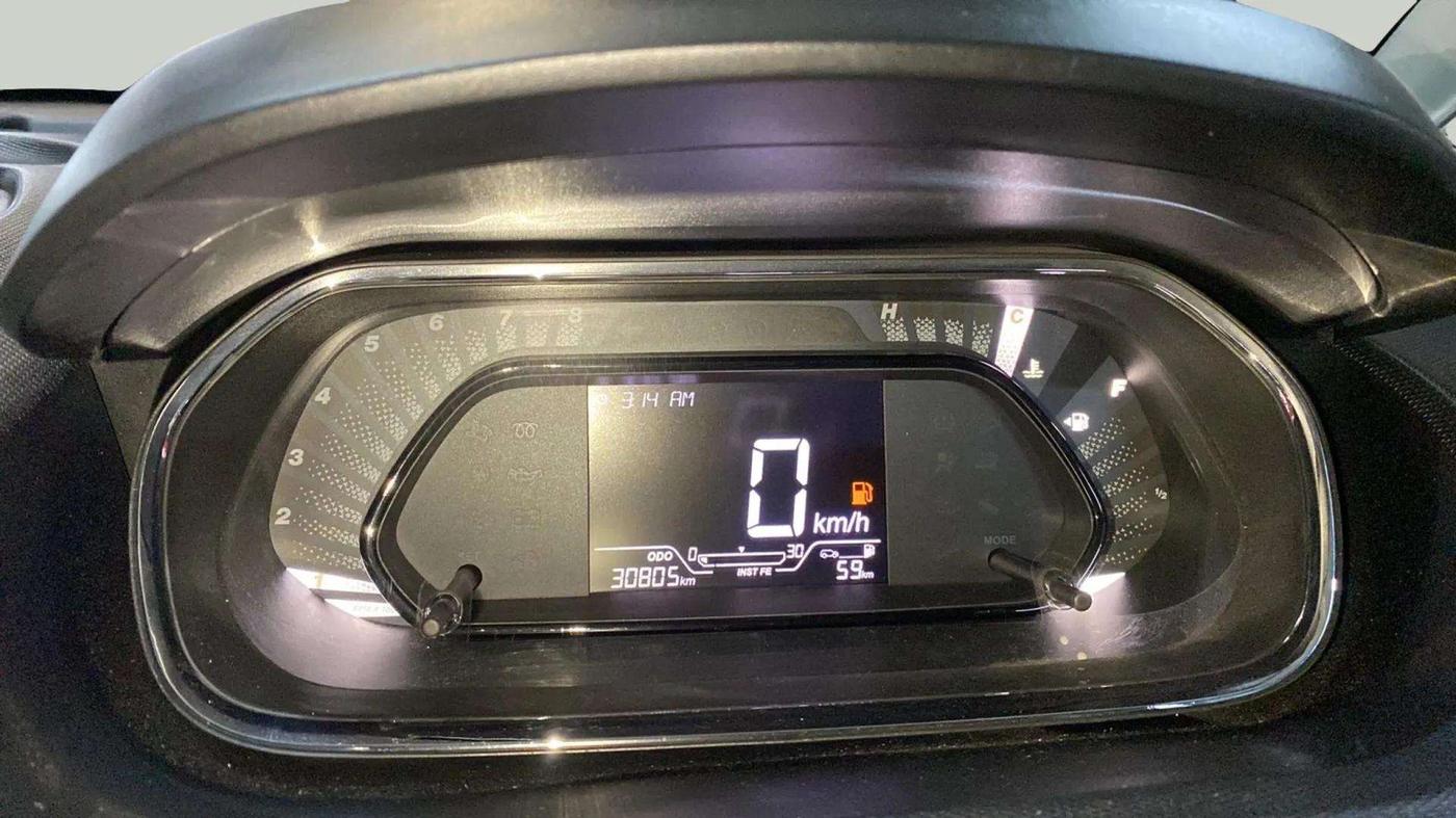 2022 Tata Tiago XT (O) PETROL, Petrol, Manual, 30,809 km, Odometer Image