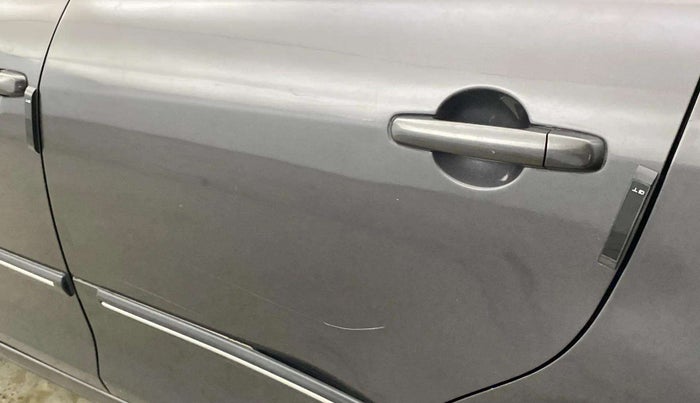 2017 Maruti Swift VXI, Petrol, Manual, 32,672 km, Rear left door - Minor scratches