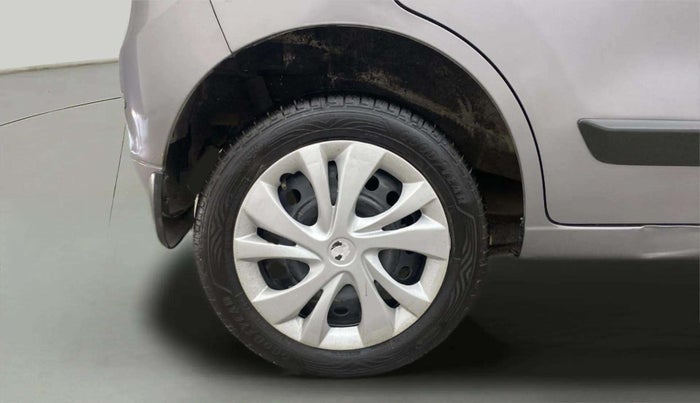 2016 Maruti Wagon R 1.0 VXI AMT, Petrol, Automatic, 43,565 km, Right Rear Wheel