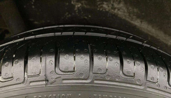 2016 Maruti Wagon R 1.0 VXI AMT, Petrol, Automatic, 43,565 km, Right Rear Tyre Tread