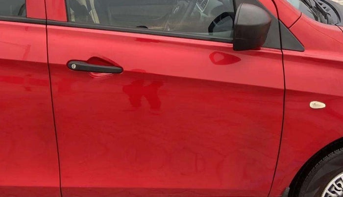 2017 Tata Tiago XM PETROL, Petrol, Manual, 32,296 km, Driver-side door - Minor scratches
