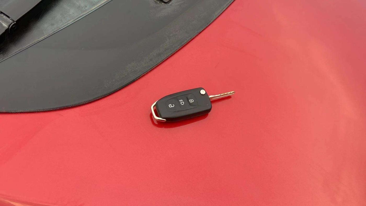 2017 Tata Tiago XM PETROL, Petrol, Manual, 32,321 km, Key Close Up