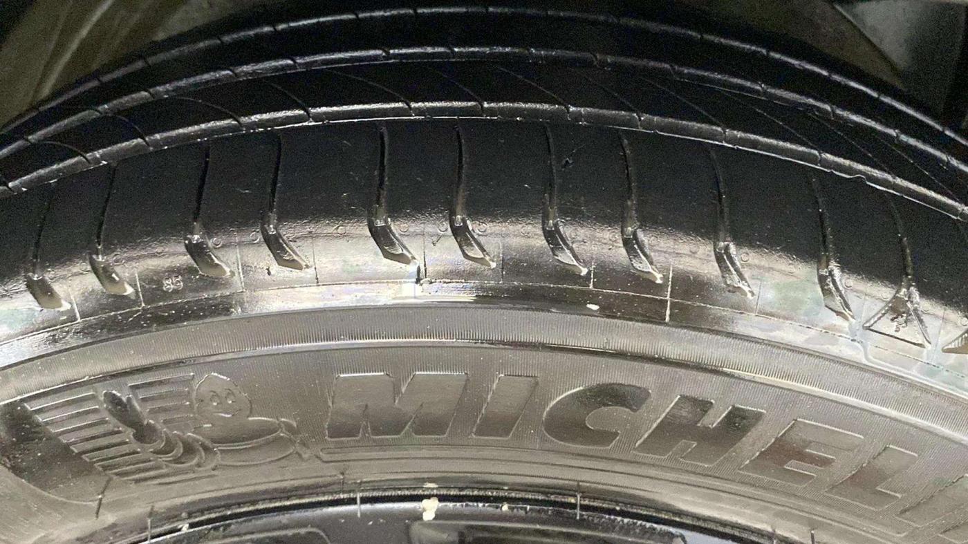 2020 MG HECTOR SHARP 1.5 DCT PETROL, Petrol, Automatic, 41,913 km, Right Front Tyre Tread