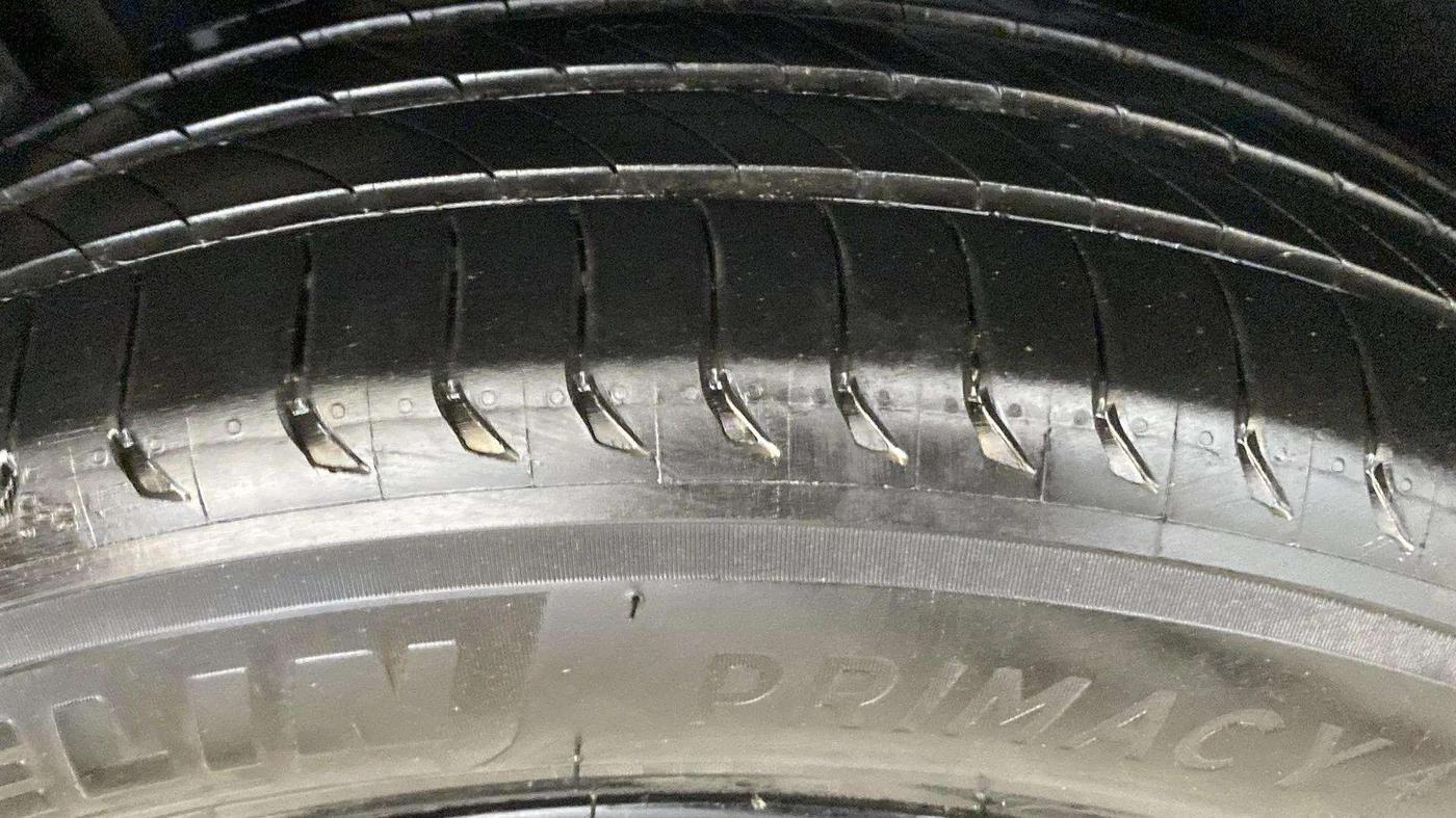 2020 MG HECTOR SHARP 1.5 DCT PETROL, Petrol, Automatic, 41,913 km, Left Front Tyre Tread