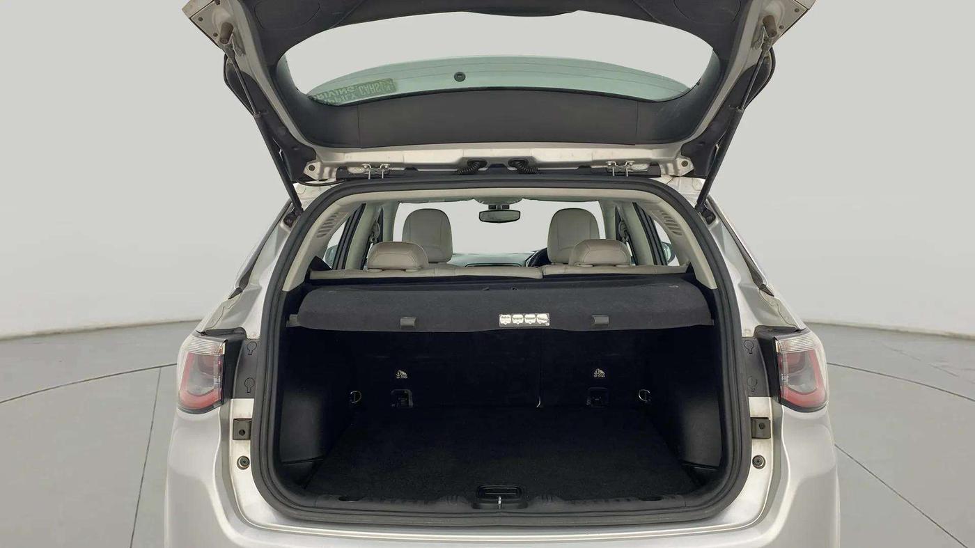 2017 Jeep Compass LIMITED 1.4 PETROL AT, Petrol, Automatic, 78,712 km, Boot Inside