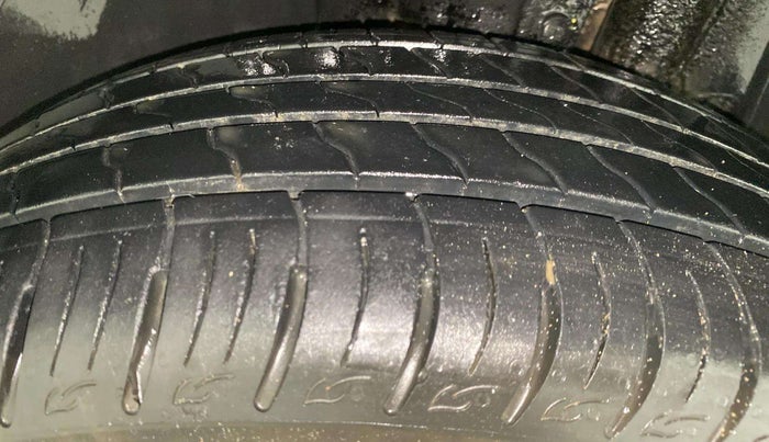 2022 Maruti Vitara Brezza LXI, Petrol, Manual, 12,406 km, Left Rear Tyre Tread