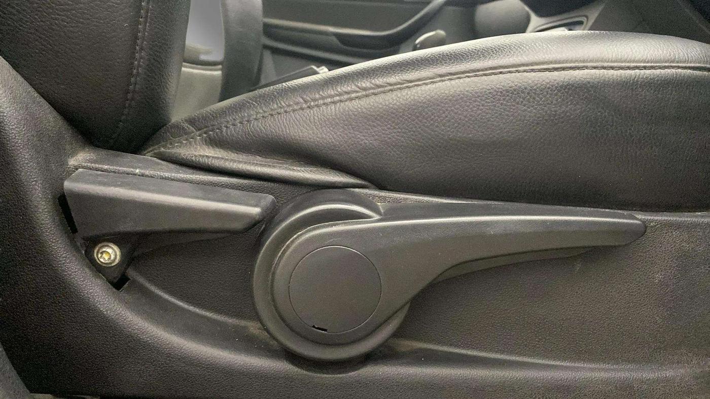2019 Tata TIGOR XZ PLUS PETROL, Petrol, Manual, 60,999 km, Driver Side Adjustment Panel