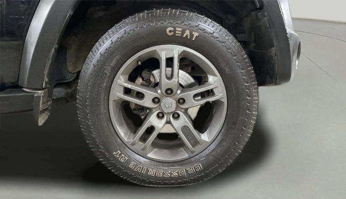 2023 Mahindra Thar LX D AT 4WD HT, Diesel, Automatic, 29,879 km, Right Front Wheel