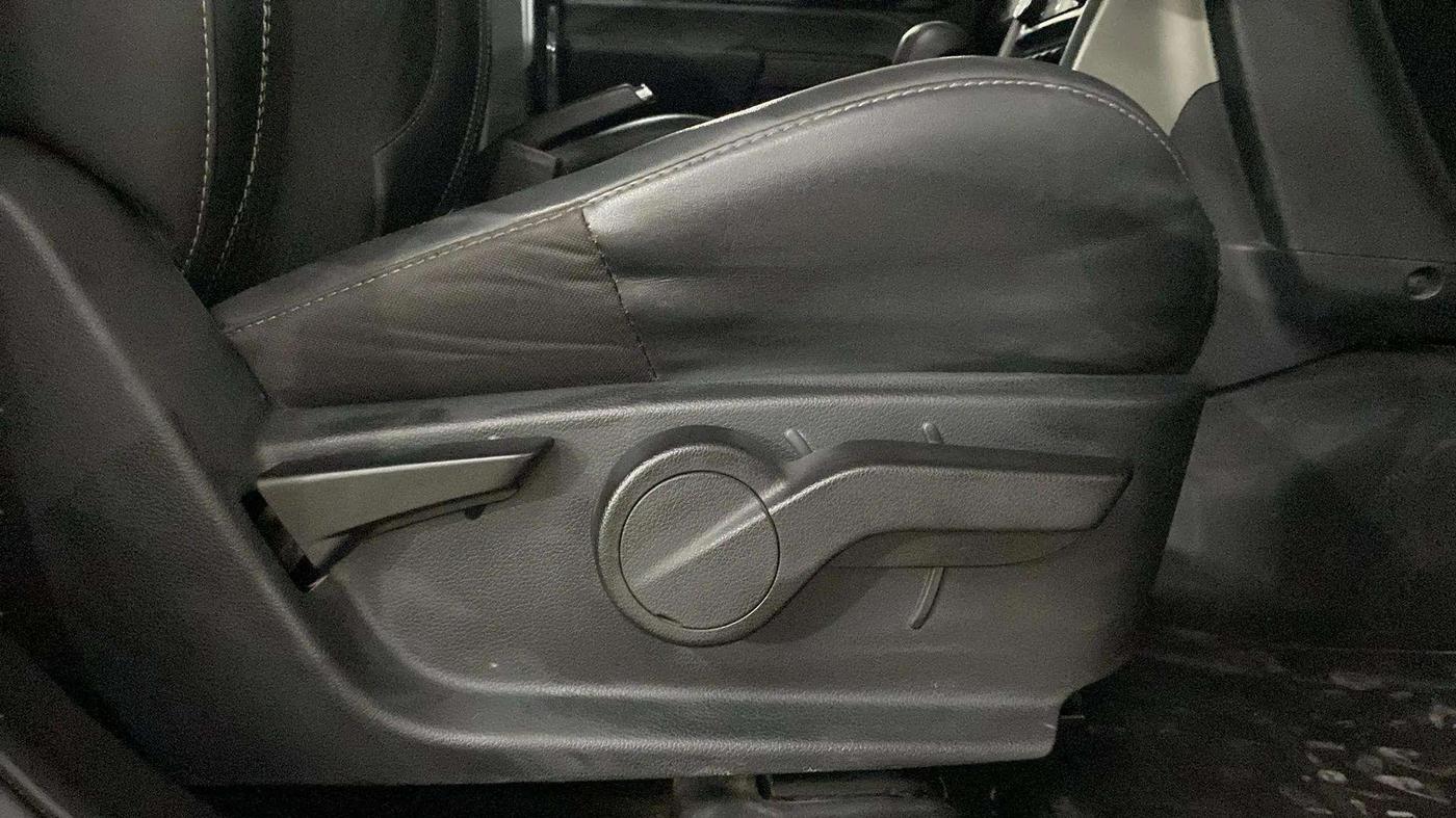 2023 Mahindra Thar LX D AT 4WD HT, Diesel, Automatic, 30,200 km, Driver Side Adjustment Panel