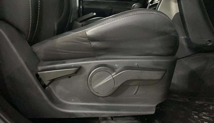 2023 Mahindra Thar LX D AT 4WD HT, Diesel, Automatic, 29,879 km, Driver Side Adjustment Panel