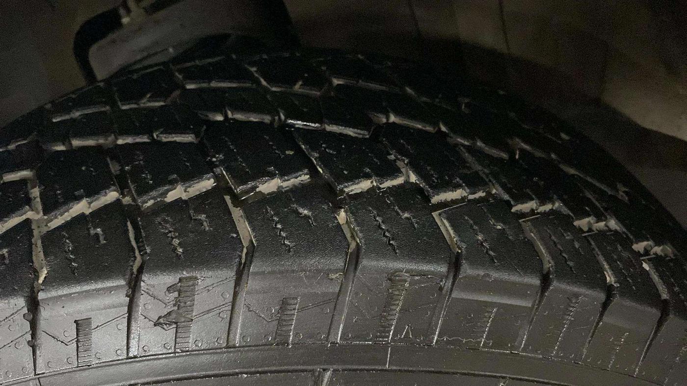 2023 Mahindra Thar LX D AT 4WD HT, Diesel, Automatic, 30,200 km, Left Front Tyre Tread