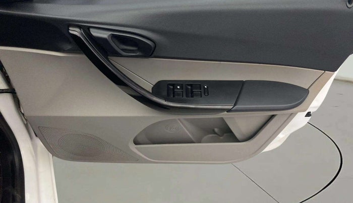 2018 Tata Tiago XT PETROL, Petrol, Manual, 88,723 km, Driver Side Door Panels Control