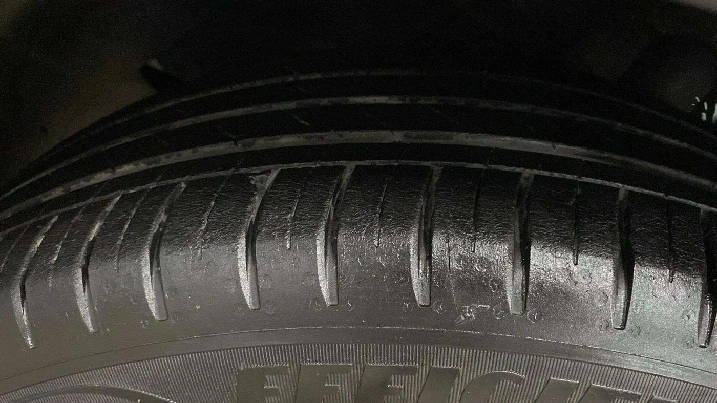 2021 MG HECTOR SHARP 1.5 PETROL CVT, Petrol, Automatic, 49,364 km, Left Front Tyre Tread