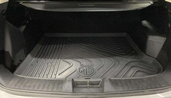 2021 MG HECTOR SHARP 1.5 PETROL CVT, Petrol, Automatic, 49,292 km, Boot Open Zoomed View
