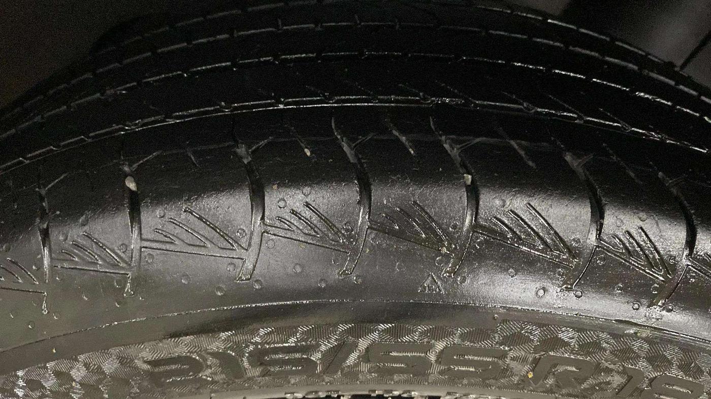 2021 MG HECTOR SHARP 1.5 PETROL CVT, Petrol, Automatic, 49,364 km, Right Rear Tyre Tread
