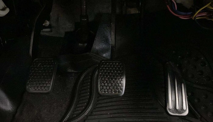 2014 Maruti Alto 800 LXI, Petrol, Manual, 73,029 km, Pedals