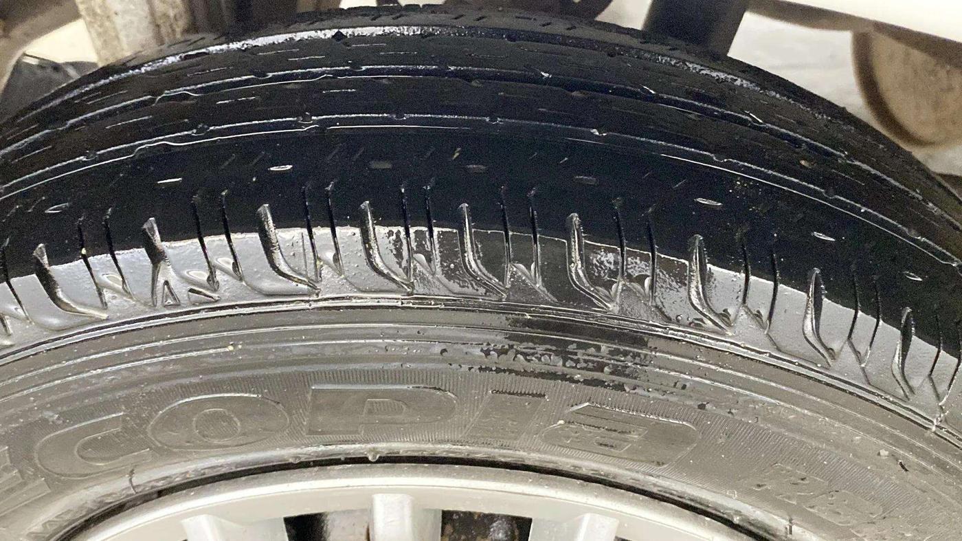 2014 Maruti Alto 800 LXI, Petrol, Manual, 73,029 km, Left Front Tyre Tread