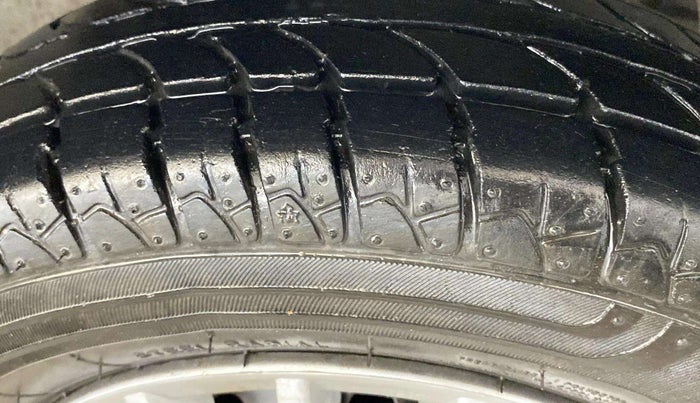 2014 Maruti Alto 800 LXI, Petrol, Manual, 73,029 km, Left Rear Tyre Tread