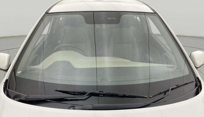 2015 Hyundai Elite i20 SPORTZ 1.2, Petrol, Manual, 53,892 km, Front windshield - Minor spot on windshield