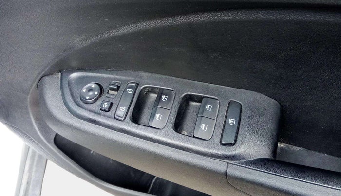 2021 Hyundai VENUE S+ 1.2, Petrol, Manual, 46,780 km, Driver Side Door Panels Control
