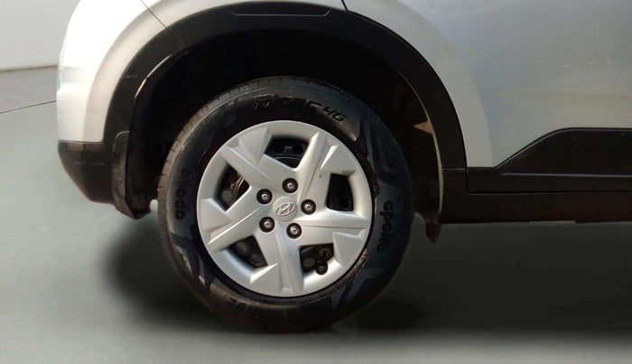 2021 Hyundai VENUE S+ 1.2, Petrol, Manual, 46,780 km, Right Rear Wheel