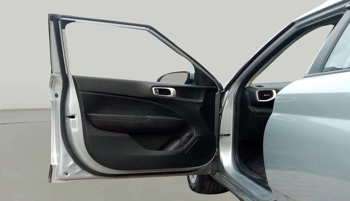 2021 Hyundai VENUE S+ 1.2, Petrol, Manual, 46,780 km, LHS Front Door