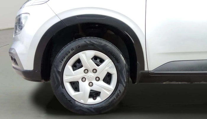 2021 Hyundai VENUE S+ 1.2, Petrol, Manual, 46,780 km, Left Front Wheel