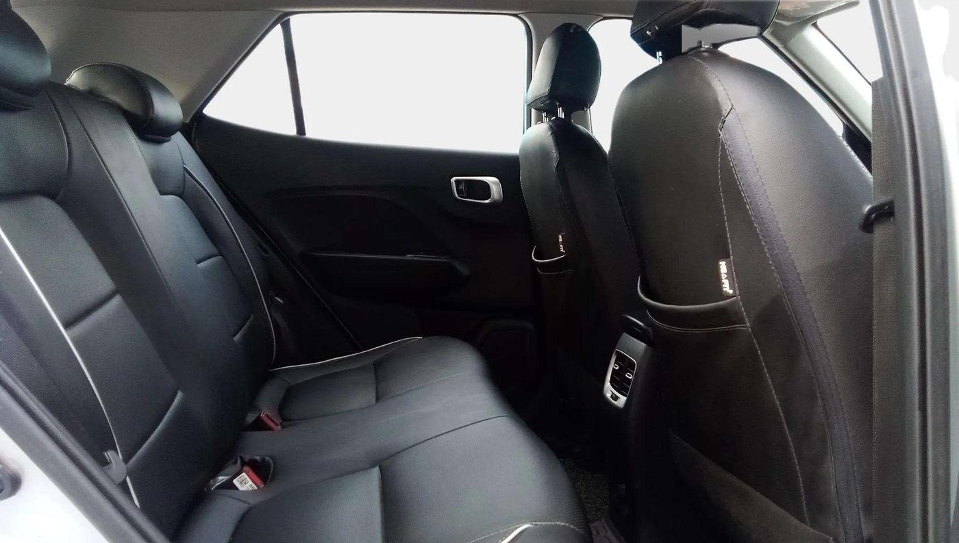 2021 Hyundai VENUE S+ 1.2, Petrol, Manual, 46,780 km, Right Side Rear Door Cabin