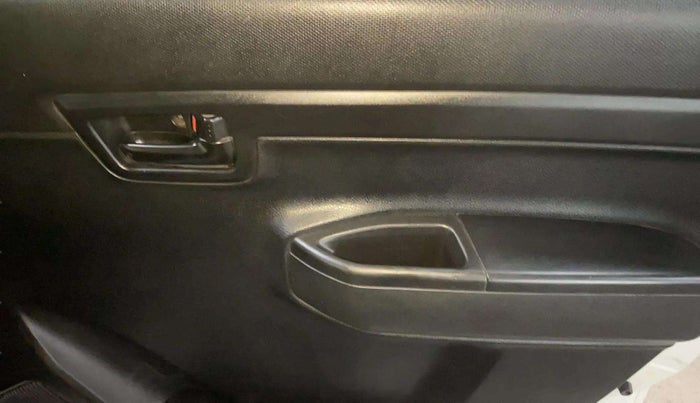 2020 Maruti S PRESSO VXI PLUS AMT, Petrol, Automatic, 39,357 km, Driver Side Door Panels Control
