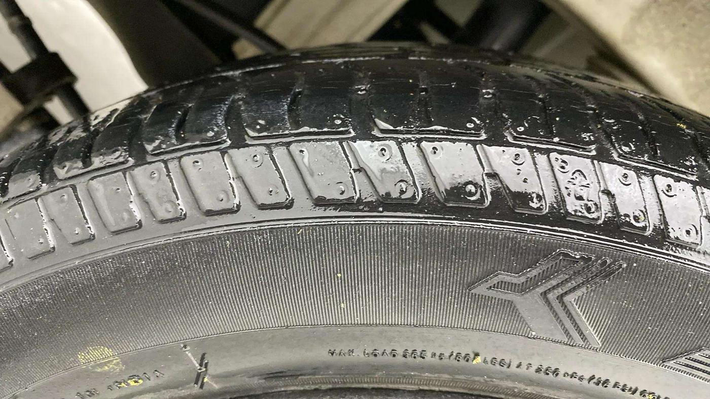 2019 Maruti Alto K10 VXI, Petrol, Manual, 33,487 km, Left Front Tyre Tread