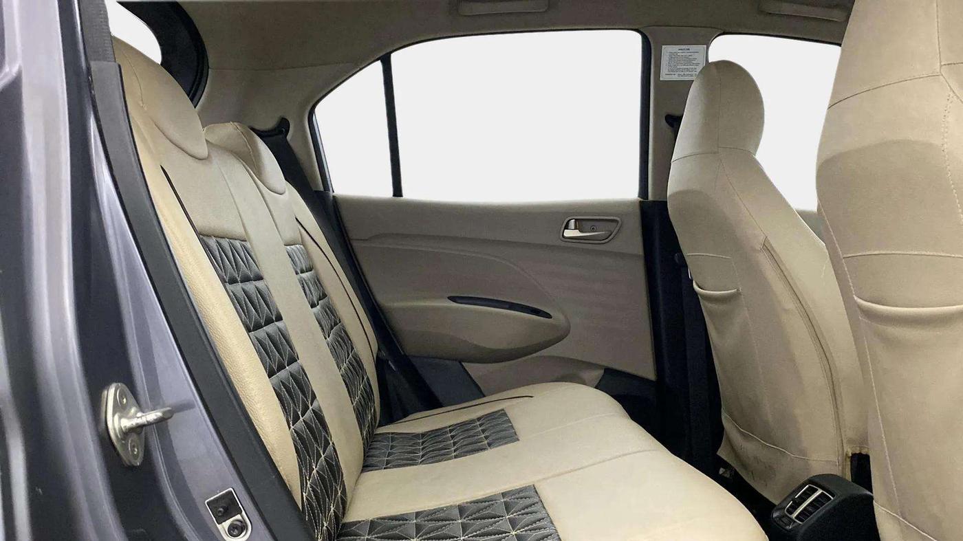 2019 Hyundai NEW SANTRO SPORTZ CNG, CNG, Manual, 64,816 km, Right Side Rear Door Cabin