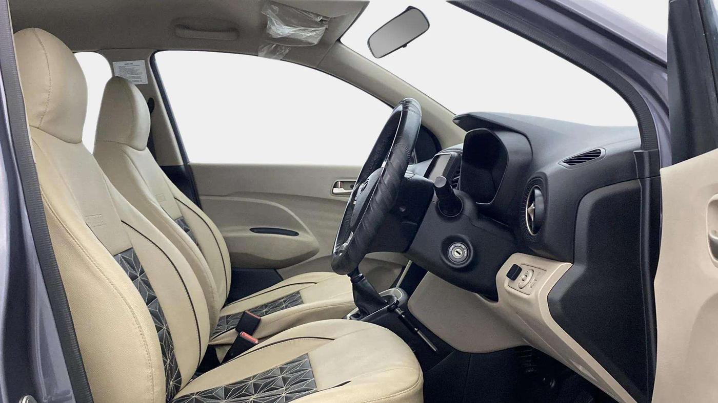 2019 Hyundai NEW SANTRO SPORTZ CNG, CNG, Manual, 64,816 km, Right Side Front Door Cabin
