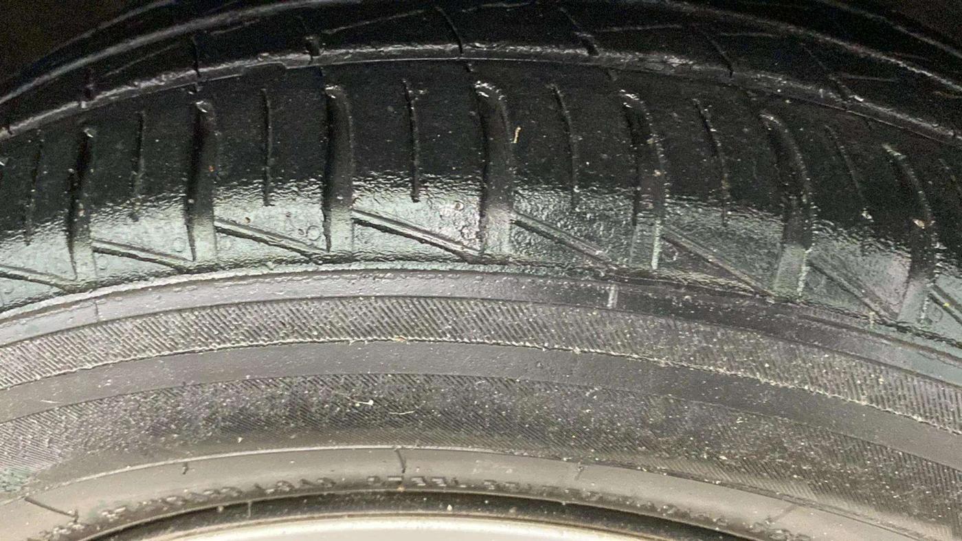 2019 Hyundai NEW SANTRO SPORTZ CNG, CNG, Manual, 64,816 km, Right Front Tyre Tread